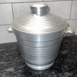 ICE BUCKET vintage aluminum by Nasco of Italy. 1950’s -1960’s. Great con…